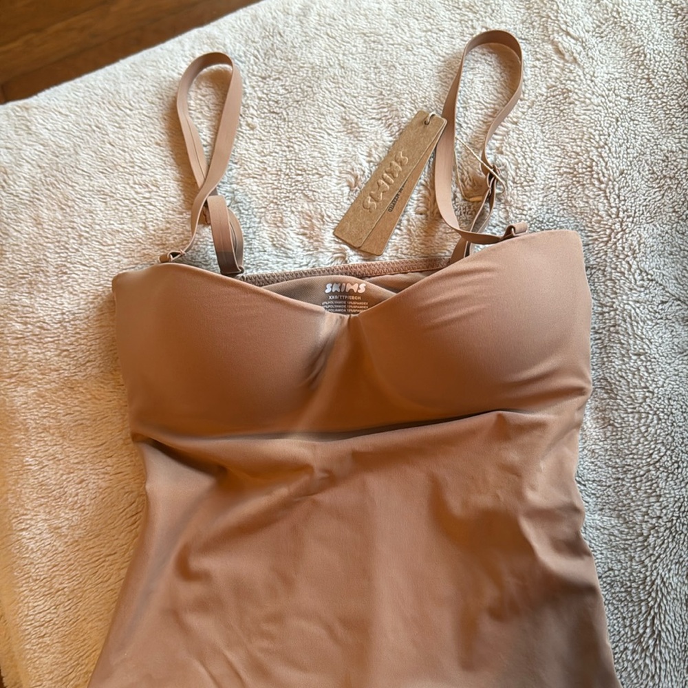 Skims bodysuit new with tags XXS